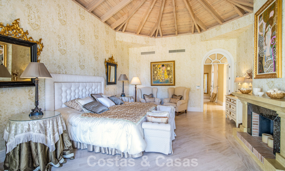 Superbe villa méditerranéenne à vendre dans une résidence sécurisée sur le Golden Mile de Marbella 785121
