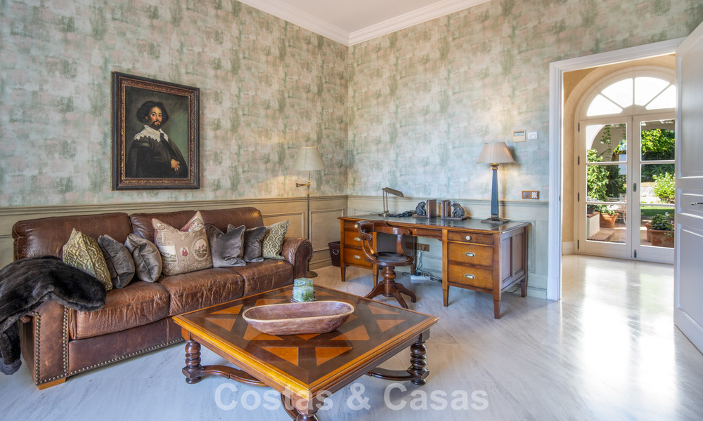 Superbe villa méditerranéenne à vendre dans une résidence sécurisée sur le Golden Mile de Marbella 785125