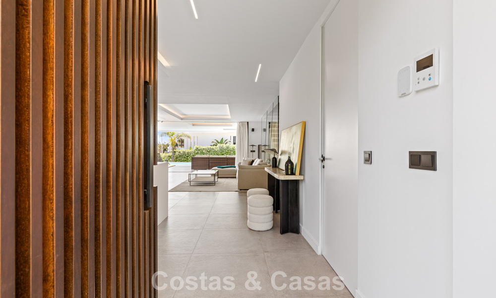 Villa de luxe contemporaine, prête à emménager, à vendre sur le parcours de golf du New Golden Mile, Marbella - Estepona 785129
