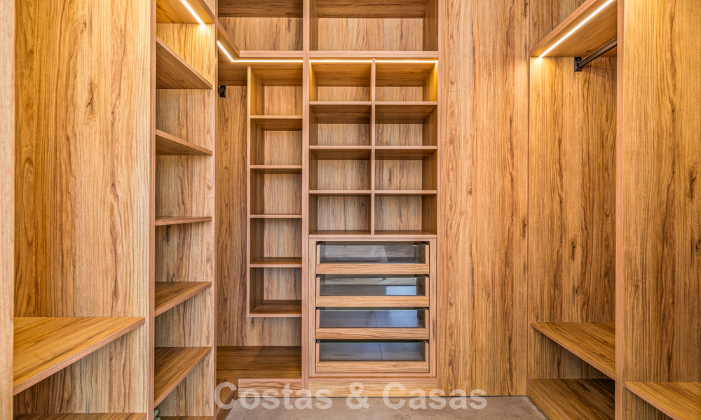 Villa de luxe contemporaine, prête à emménager, à vendre sur le parcours de golf du New Golden Mile, Marbella - Estepona 785141