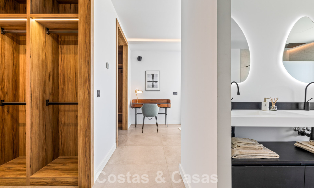 Villa de luxe contemporaine, prête à emménager, à vendre sur le parcours de golf du New Golden Mile, Marbella - Estepona 785142