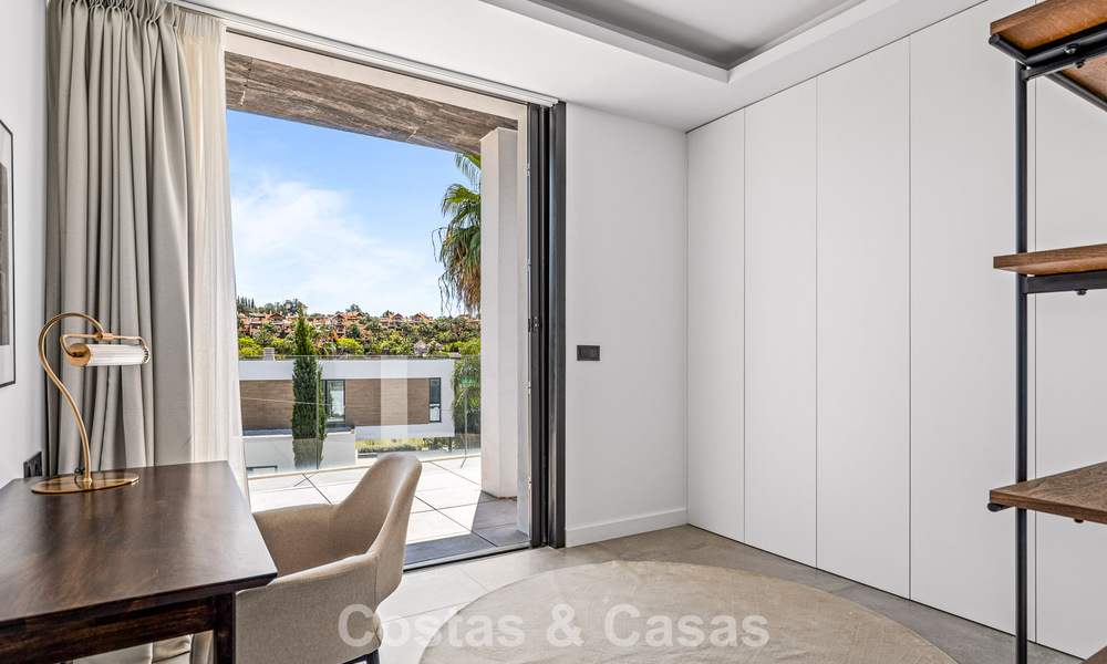 Villa de luxe contemporaine, prête à emménager, à vendre sur le parcours de golf du New Golden Mile, Marbella - Estepona 785153