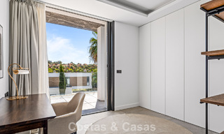 Villa de luxe contemporaine, prête à emménager, à vendre sur le parcours de golf du New Golden Mile, Marbella - Estepona 785153 