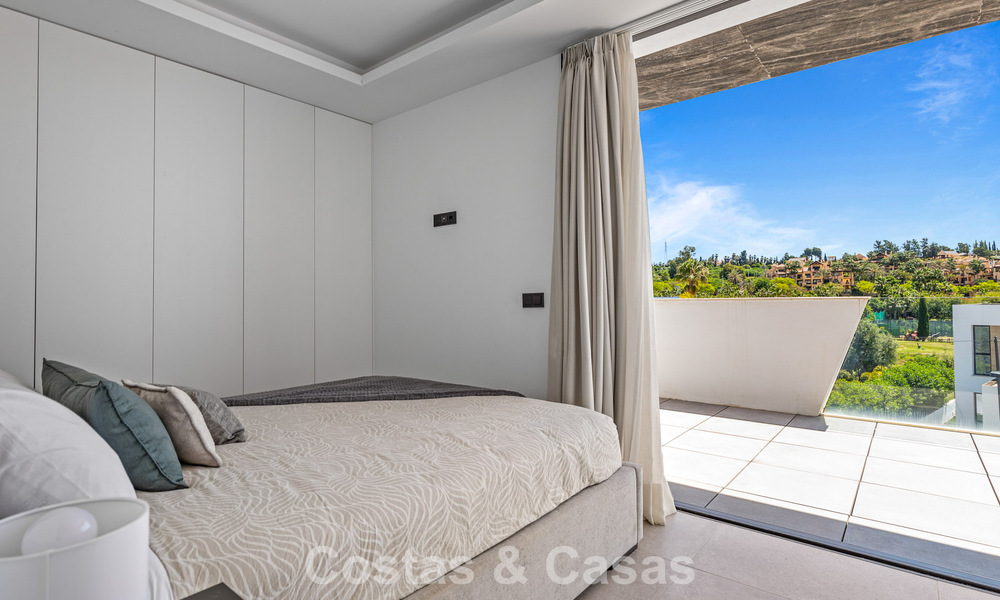 Villa de luxe contemporaine, prête à emménager, à vendre sur le parcours de golf du New Golden Mile, Marbella - Estepona 785157