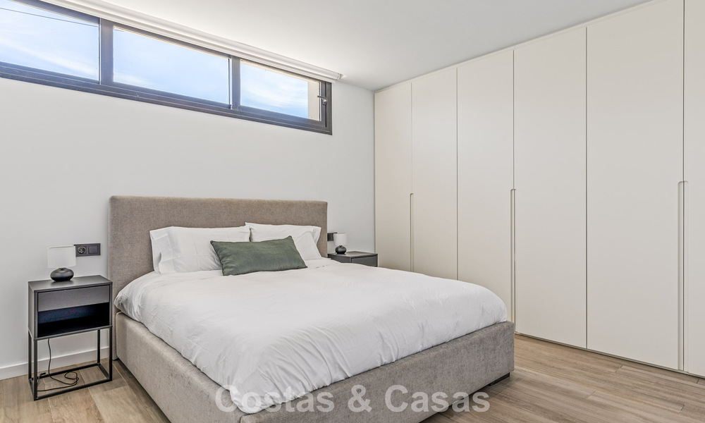 Villa de luxe contemporaine, prête à emménager, à vendre sur le parcours de golf du New Golden Mile, Marbella - Estepona 785159