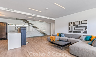 Villa de luxe contemporaine, prête à emménager, à vendre sur le parcours de golf du New Golden Mile, Marbella - Estepona 785162 