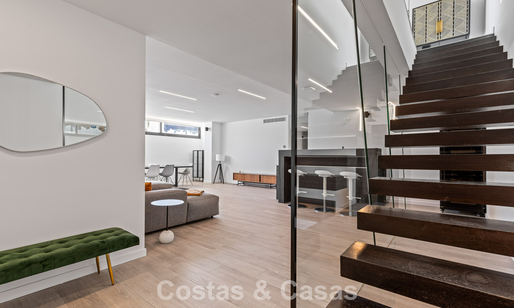 Villa de luxe contemporaine, prête à emménager, à vendre sur le parcours de golf du New Golden Mile, Marbella - Estepona 785163