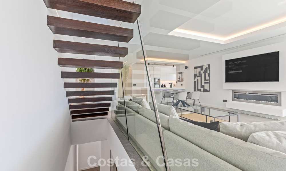 Villa de luxe contemporaine, prête à emménager, à vendre sur le parcours de golf du New Golden Mile, Marbella - Estepona 785165