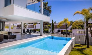 Villa de luxe contemporaine, prête à emménager, à vendre sur le parcours de golf du New Golden Mile, Marbella - Estepona 785167 