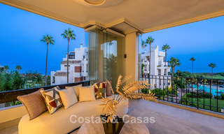 Appartement avec vue sur la mer à vendre en bord de mer, sur le New Golden Mile, entre Marbella et Estepona 785242 