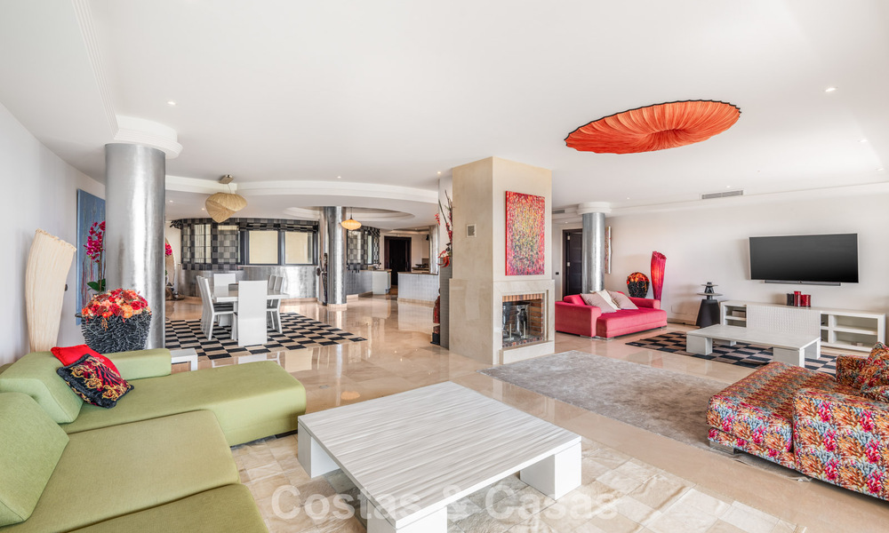 Spacieux appartement de 3 chambres à vendre dans un complexe haut de gamme en bord de mer à Puerto Banús, Marbella 785197