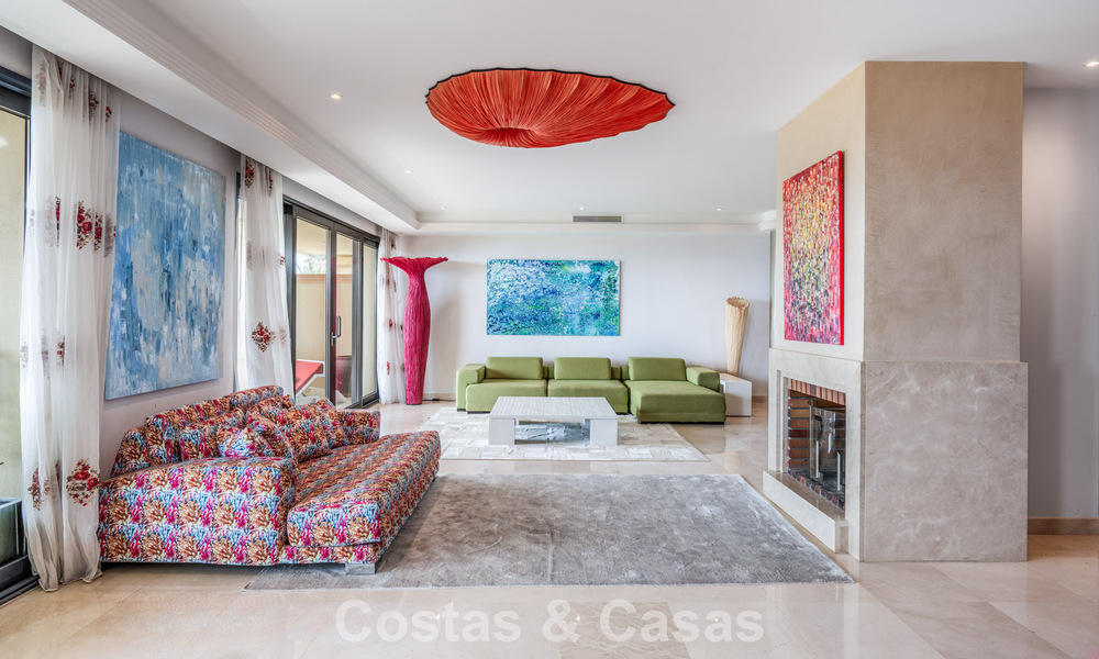 Spacieux appartement de 3 chambres à vendre dans un complexe haut de gamme en bord de mer à Puerto Banús, Marbella 785199