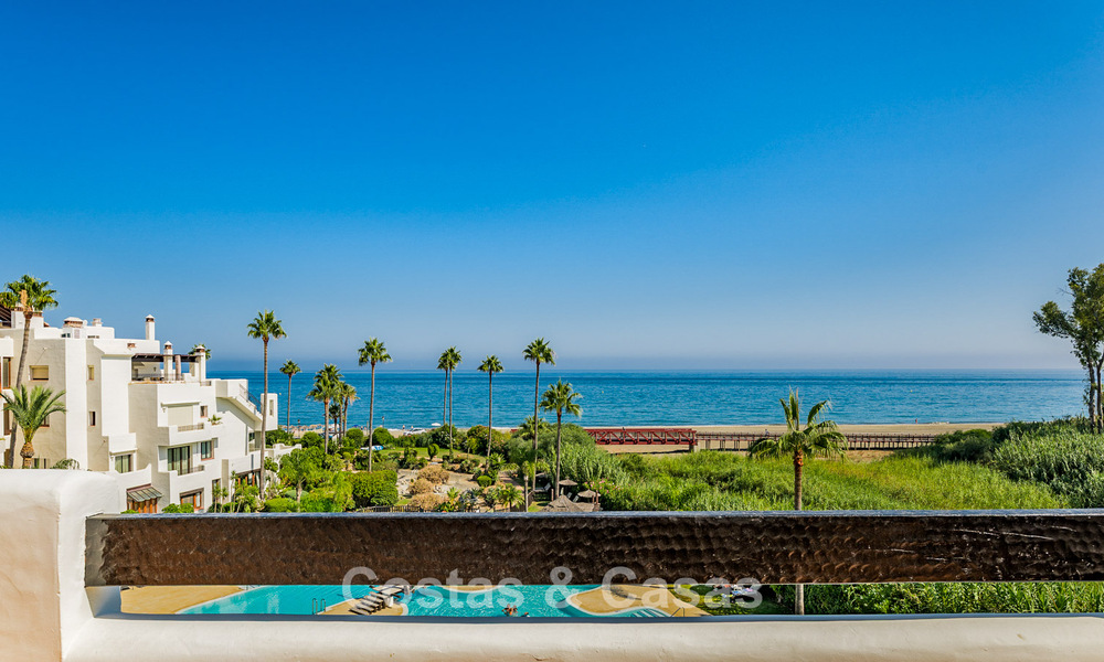 Penthouse rénové avec vue sur la mer à vendre en front de mer sur le New Golden Mile, entre Marbella et Estepona 785270
