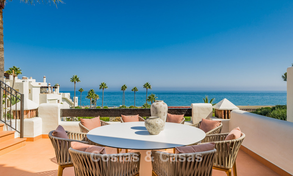 Penthouse rénové avec vue sur la mer à vendre en front de mer sur le New Golden Mile, entre Marbella et Estepona 785271