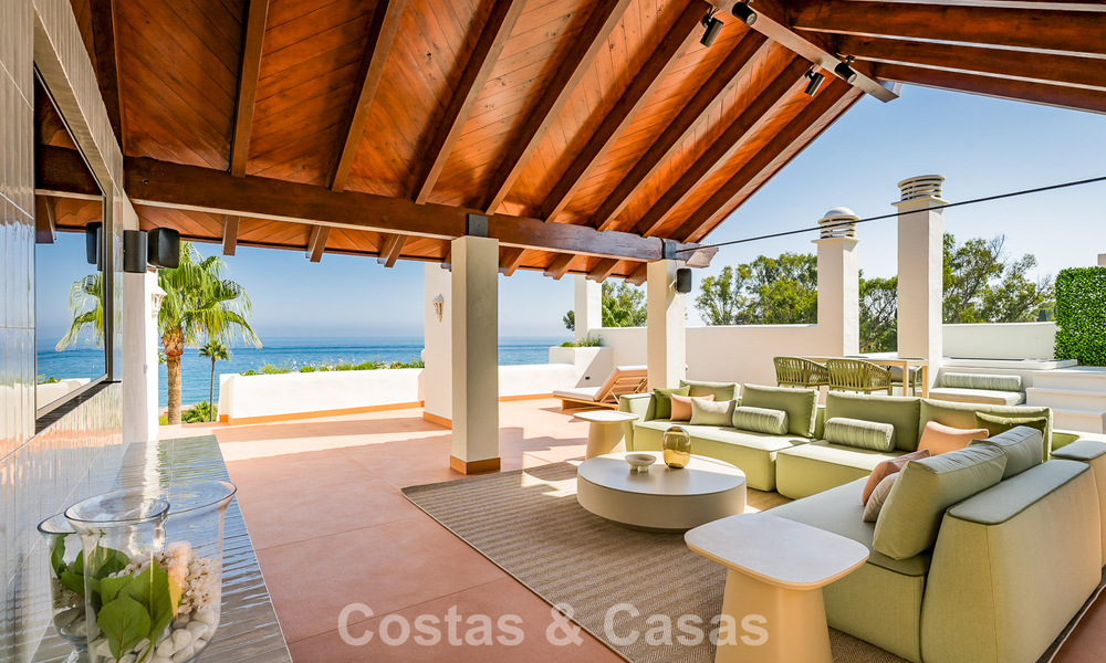 Penthouse rénové avec vue sur la mer à vendre en front de mer sur le New Golden Mile, entre Marbella et Estepona 785272