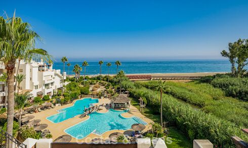 Penthouse rénové avec vue sur la mer à vendre en front de mer sur le New Golden Mile, entre Marbella et Estepona 785274