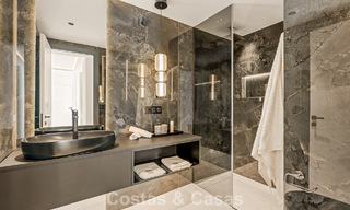 Penthouse rénové avec vue sur la mer à vendre en front de mer sur le New Golden Mile, entre Marbella et Estepona 785283 