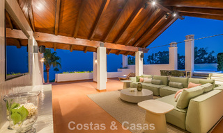 Penthouse rénové avec vue sur la mer à vendre en front de mer sur le New Golden Mile, entre Marbella et Estepona 785287 