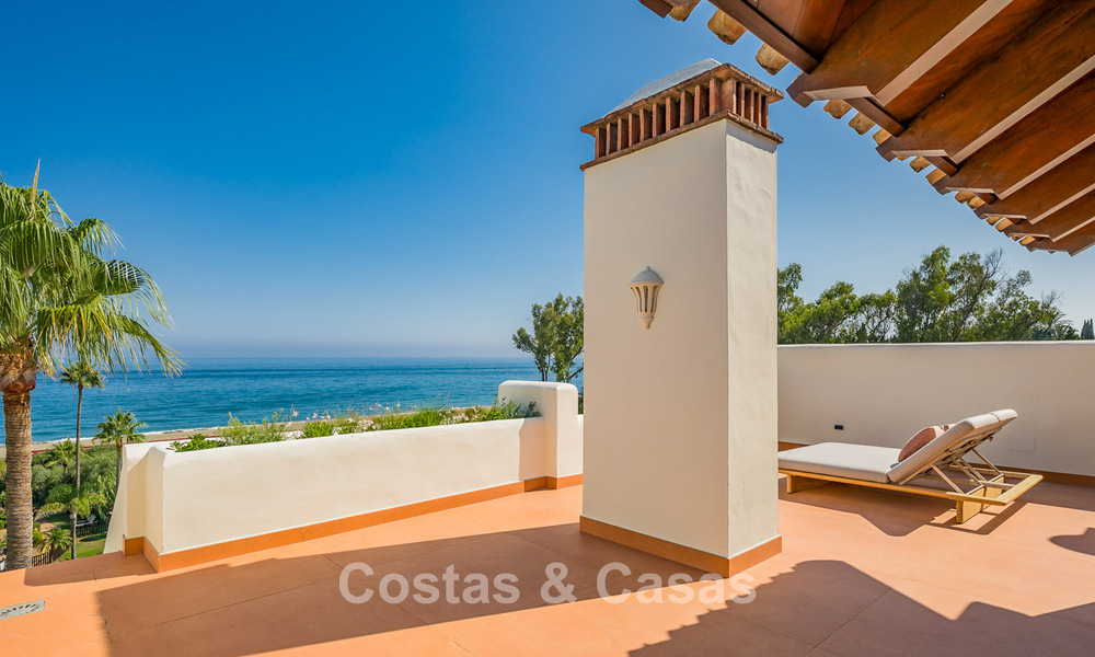 Penthouse rénové avec vue sur la mer à vendre en front de mer sur le New Golden Mile, entre Marbella et Estepona 785297