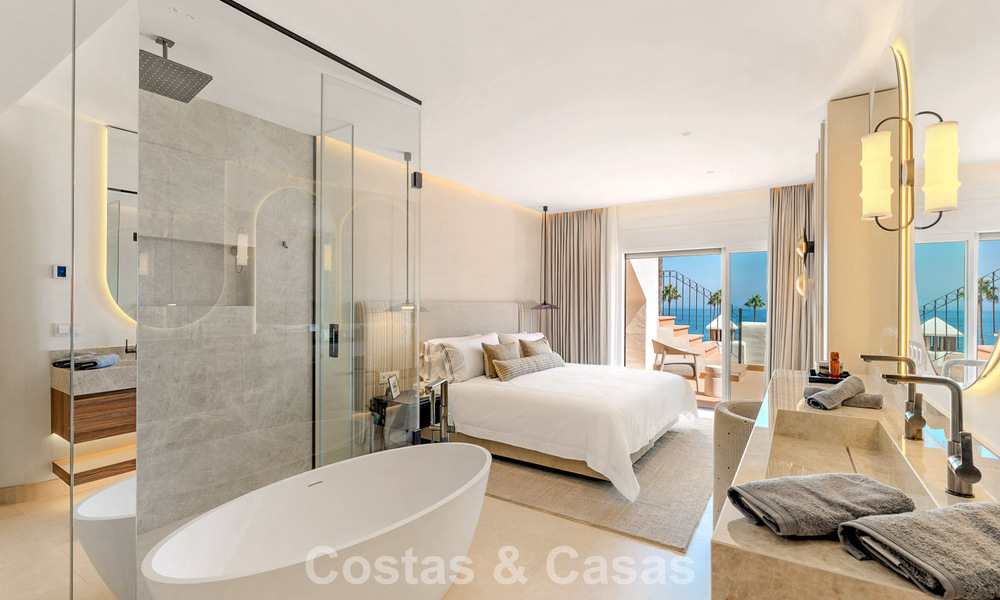 Penthouse rénové avec vue sur la mer à vendre en front de mer sur le New Golden Mile, entre Marbella et Estepona 785307
