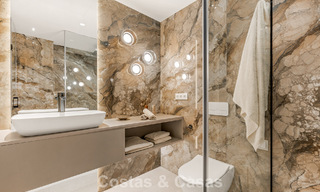 Penthouse rénové avec vue sur la mer à vendre en front de mer sur le New Golden Mile, entre Marbella et Estepona 785310 