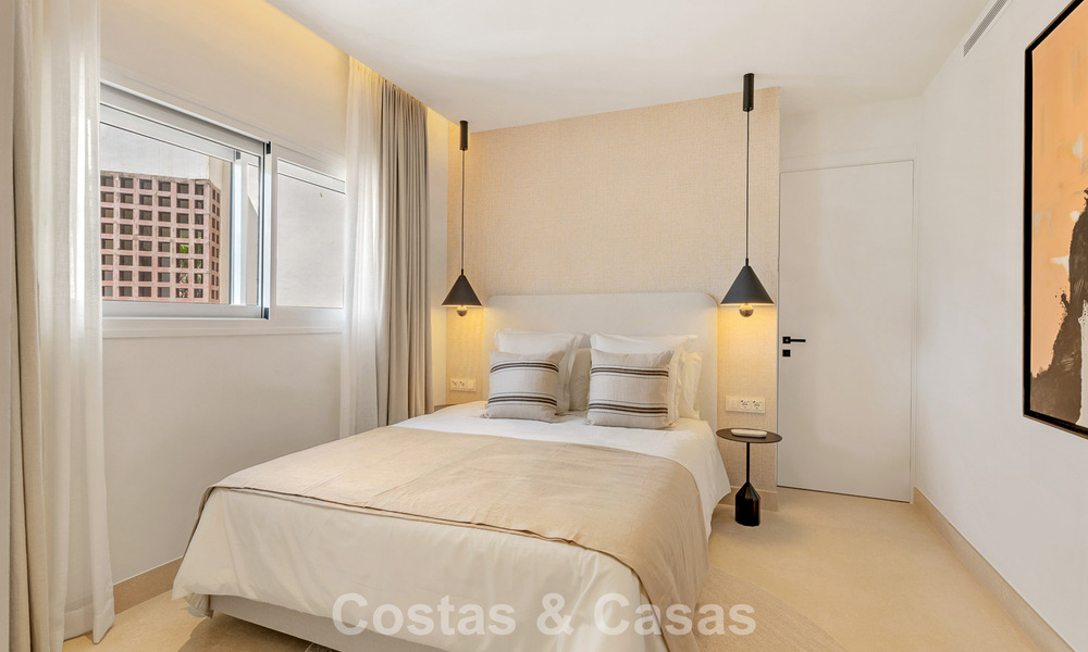 Penthouse rénové avec vue sur la mer à vendre en front de mer sur le New Golden Mile, entre Marbella et Estepona 785311