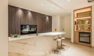 Penthouse rénové avec vue sur la mer à vendre en front de mer sur le New Golden Mile, entre Marbella et Estepona 785315 