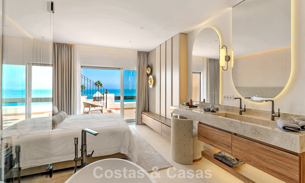 Penthouse rénové avec vue sur la mer à vendre en front de mer sur le New Golden Mile, entre Marbella et Estepona 785320
