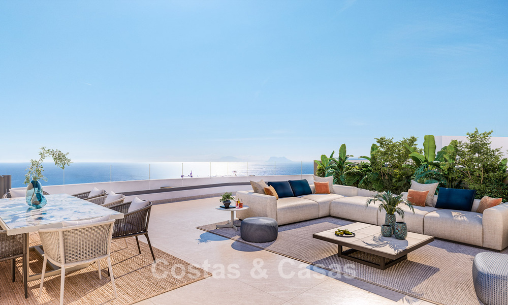 Lancement! Appartements innovants sur plan avec vue panoramique sur la mer à vendre près du centre-ville d'Estepona 785256