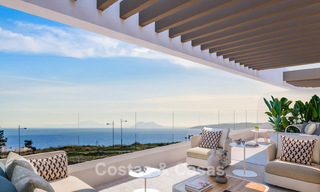 Lancement! Appartements innovants sur plan avec vue panoramique sur la mer à vendre près du centre-ville d'Estepona 785257