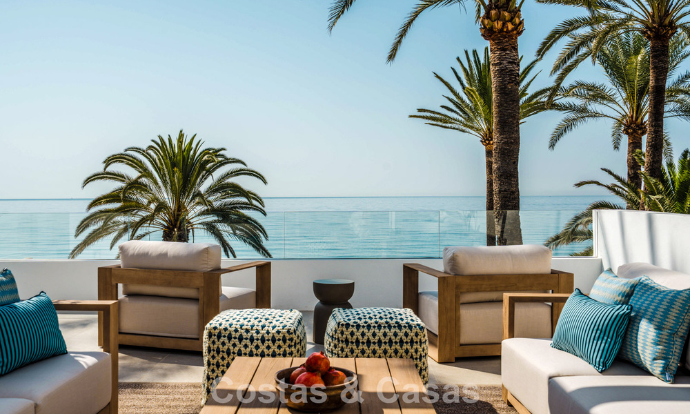 Luxueuse propriété en bord de mer avec vue sur la mer, à vendre, sur la plage, sur le prestigieux Golden Mile de Marbella 785337