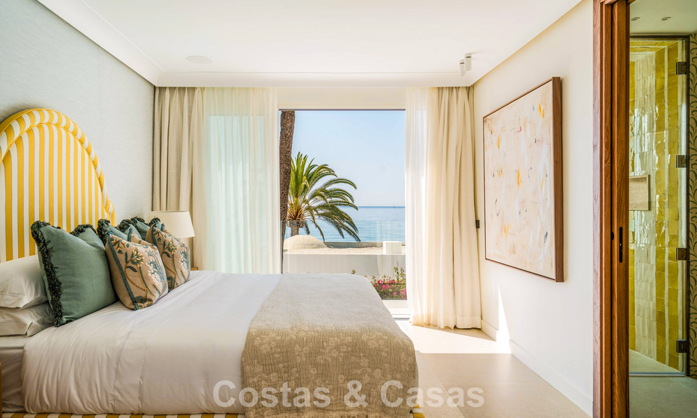 Luxueuse propriété en bord de mer avec vue sur la mer, à vendre, sur la plage, sur le prestigieux Golden Mile de Marbella 785340