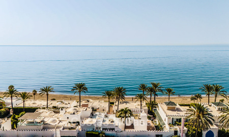 Luxueuse propriété en bord de mer avec vue sur la mer, à vendre, sur la plage, sur le prestigieux Golden Mile de Marbella 785346