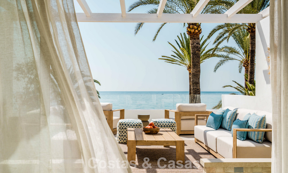 Luxueuse propriété en bord de mer avec vue sur la mer, à vendre, sur la plage, sur le prestigieux Golden Mile de Marbella 785348