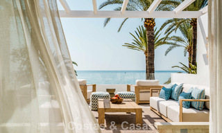 Luxueuse propriété en bord de mer avec vue sur la mer, à vendre, sur la plage, sur le prestigieux Golden Mile de Marbella 785348 