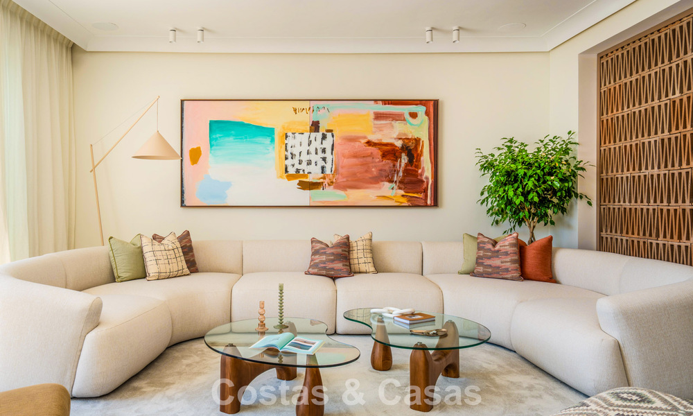 Luxueuse propriété en bord de mer avec vue sur la mer, à vendre, sur la plage, sur le prestigieux Golden Mile de Marbella 785354