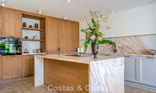 Luxueuse propriété en bord de mer avec vue sur la mer, à vendre, sur la plage, sur le prestigieux Golden Mile de Marbella 785357 