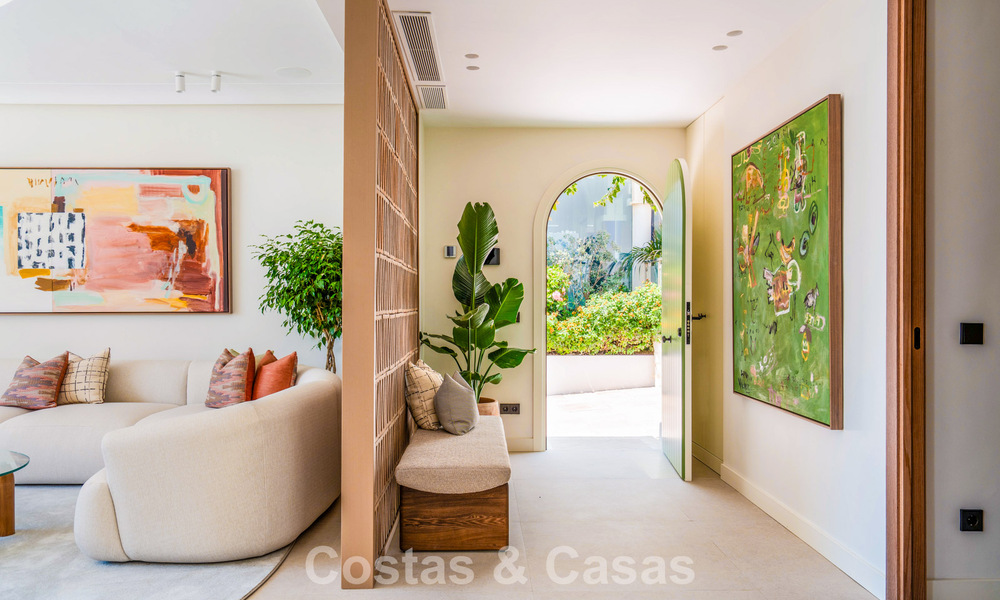 Luxueuse propriété en bord de mer avec vue sur la mer, à vendre, sur la plage, sur le prestigieux Golden Mile de Marbella 785360