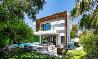 Villa moderniste à vendre dans une résidence privée entourée de verdure, sur le New Golden Mile, entre Marbella et Estepona 785371 