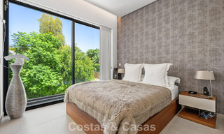 Villa moderniste à vendre dans une résidence privée entourée de verdure, sur le New Golden Mile, entre Marbella et Estepona 785380 