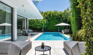 Villa moderniste à vendre dans une résidence privée entourée de verdure, sur le New Golden Mile, entre Marbella et Estepona 785399 
