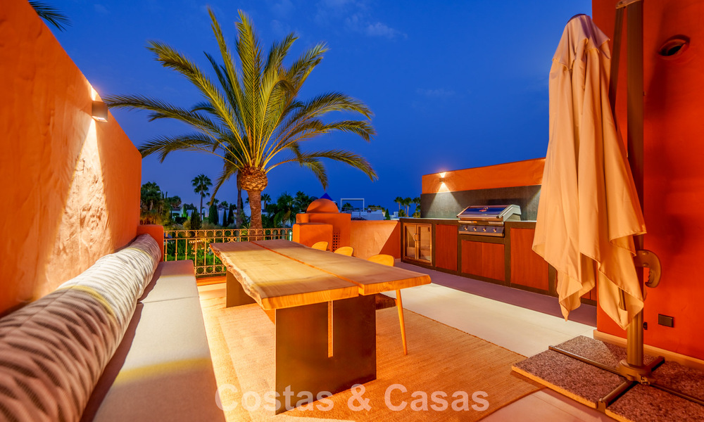 Maison mitoyenne de prestige à vendre dans un complexe résidentiel exclusif sur le Golden Mile de Marbella 785401