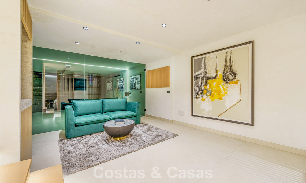 Maison mitoyenne de prestige à vendre dans un complexe résidentiel exclusif sur le Golden Mile de Marbella 785408