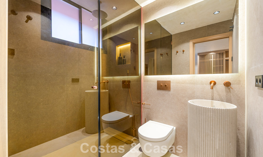 Maison mitoyenne de prestige à vendre dans un complexe résidentiel exclusif sur le Golden Mile de Marbella 785410