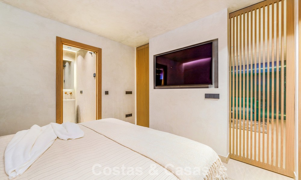 Maison mitoyenne de prestige à vendre dans un complexe résidentiel exclusif sur le Golden Mile de Marbella 785411