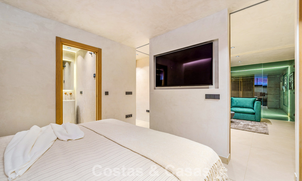 Maison mitoyenne de prestige à vendre dans un complexe résidentiel exclusif sur le Golden Mile de Marbella 785412