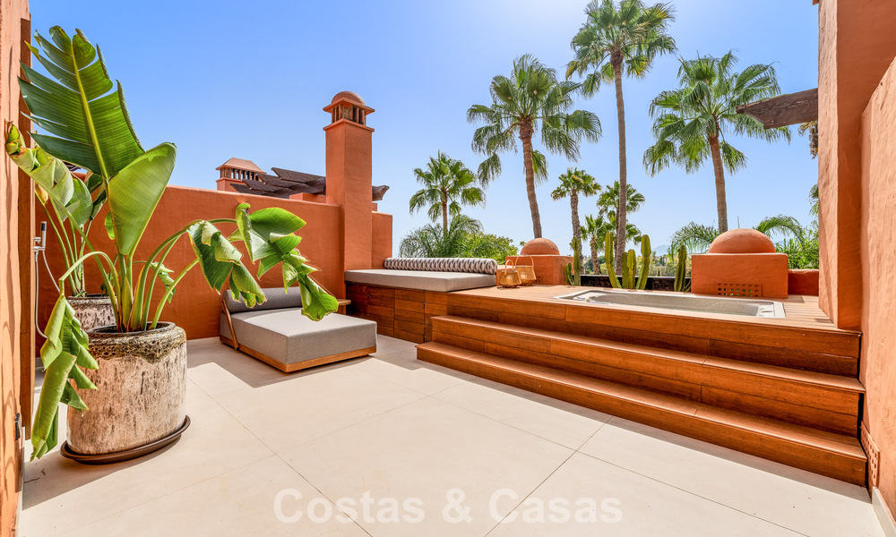 Maison mitoyenne de prestige à vendre dans un complexe résidentiel exclusif sur le Golden Mile de Marbella 785428