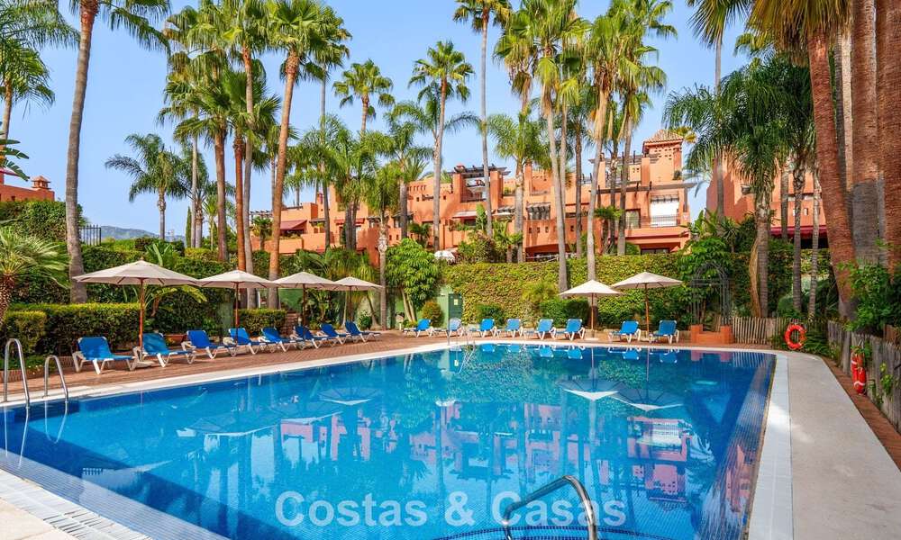 Maison mitoyenne de prestige à vendre dans un complexe résidentiel exclusif sur le Golden Mile de Marbella 785450