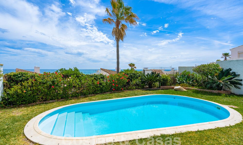 Charmantes propriétés à vendre dans une résidence en bord de mer près du centre d’Estepona 808321