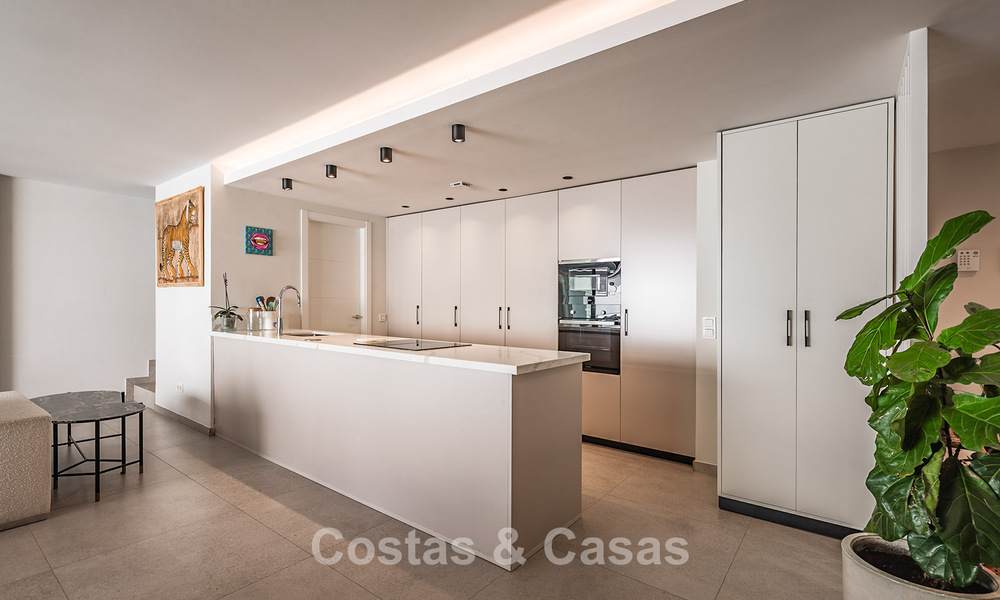 Penthouse moderne de luxe avec un spacieux solarium à vendre, proche des commodités et de la plage à San Pedro, Marbella 785486